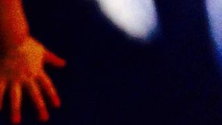 O fetiţă şi un băieţel din Brăneşti, filmaţi &icirc;n ipostaze &icirc;nfiorătoare