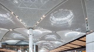 La Istanbul a fost inaugurat cel mai modern aeroport din lume! Cum arată locul de unde pot pleca zilnic peste 2.000 de curse aeriene!