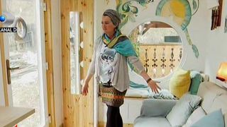 VIDEO | Gabriela a vrut o viață liberă și a dat apartamentul de la bloc pe o casa pe roți! Povestea ei este impresionantă