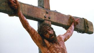 Credincioşii au refăcut drumul Mântuitorului către Golgota