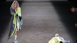 Incident șocant la Săptămâna Modei. A murit pe scenă 