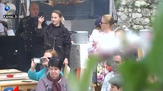 VIDEO | Unii pleacă, alții vin și &icirc;n pensiunile de la munte