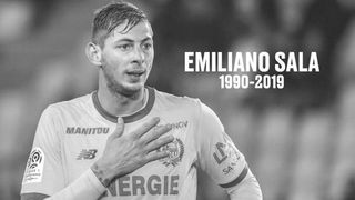 Două persoane au fost reţinute, după publicarea unei fotografii cu corpul neînsufleţit al fostului fotbalist Sala