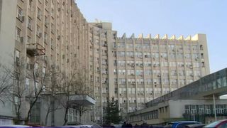 Un bărbat de la Spitalul Judeţean Craiova s-a aruncat în gol 