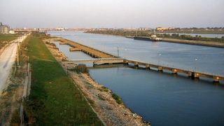 Bărbat găsit mort in Canalul Dunăre-Marea Neagră