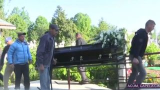 Lucrul teribil pe care au fost obligati să îl facă părinții lui Răzvan Ciobanu pentru a-și putea îngropa fiul. Mormântul nu era gol, așa că… i-au pus ceva la picioare | EXCLUSIV