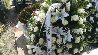 Cum arată morm&acirc;ntul lui Răzvan Ciobanu după ce a plecat toată lumea de la cimitir! Avem imaginile! Foto exclusiv