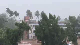 VIDEO | India, lovita de cel mai puternic ciclon din ultimii 20 de ani. Peste un milion de evacuati