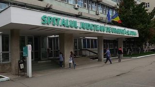 O minora din Olt a nascut acasa o fetita si apoi ar fi ucis-o