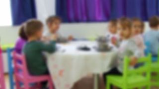 VIDEO | Anchetă la o creşă din Năvodari, după ce două îngrijitoare sunt acuzate că au agresat fizic şi verbal doi copii