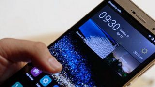 VIDEO | Ne plac telefoanele cat o tableta. Care sunt dezavantajele