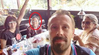 Milionarul care şi-a ucis bunica o scotea la restaurant pe bătr&acirc;na de 93 de ani! Dan Căm&acirc;rzan se simţea bine &icirc;n mijlocul femeilor din viaţa sa: &ldquo;Familia e prima iubire&rdquo; FOTO