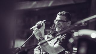 Mihai Mărgineanu c&acirc;ştigă o avere din muzică! A recunoscut că &icirc;ncasează c&acirc;t un pilot de avion, adică aproximativ 15.000 de dolari pe lună! EXCLUSIV