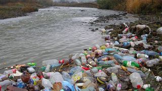 VIDEO| R&acirc;uri de gunoaie după viitură