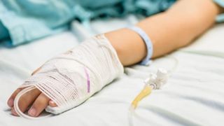 Încă un caz de meningită. O fată de 16 ani, în comă 