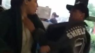 VIDEO | Bătaie &icirc;n spital, intre o infirmieră și un paznic