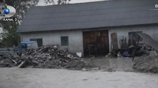 VIDEO | Inundatii in Bistrita-Nasaud si Mures. Zeci de oameni au fost evacuati