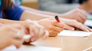 CJE Neamț îi îndeamnă pe elevi să dea foaia goală la noua simulare