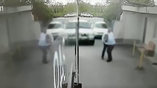 VIDEO | Bătaie izbucnita &icirc;n trafic, intre doi soferi