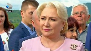 VIDEO | Viorica Dancilă, invitată să sară cu parașuta