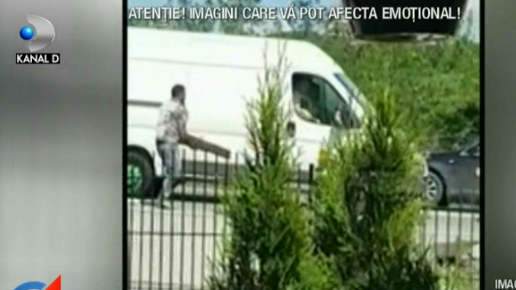 VIDEO | O mașină a fost atacată cu parul în Vâlcea! Scenele de groază au fost filmate de un martor