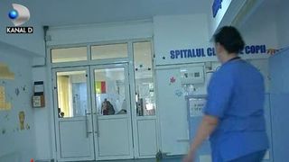 VIDEO | Conditii mizere, taxe uriase pentru parintii care se interneaza cu copiii