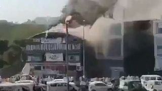 Tragedie &icirc;ntr-un mall din India! 20 de oameni au murit arși de vii 