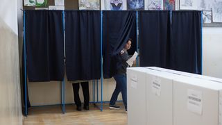 Prezenţă la ora 11:00 - 10,79 % la alegerile europarlamentare; 8.84 % la referendum