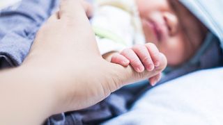 Motivul neașteptat pentru care un preot și-a dat în judecată preoteasa