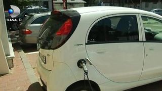 VIDEO | Taxiurile electrice, soluția pentru un aer mai curat