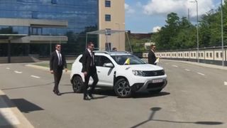 VIDEO | Papa în România 2019! Primele imagini cu Papamobilul-Duster pe care-l va folosi Suveranul Pontif în țara noastră