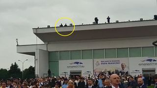 Papa în România 2019! Lunetiști pe acoperișul aeroportului! Măsuri de siguranță excepționale pentru vizita Suveranului Pontif