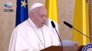 VIDEO | Papa  în România 2019. Neobosit printre români