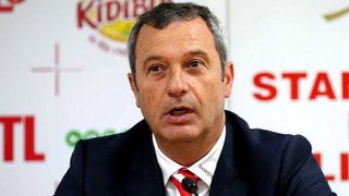 Mircea Rednic nu mai este antrenorul echipei Dinamo