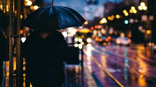 Vine urgia &icirc;n Rom&acirc;nia! 38 de județe sub alertă meteo: cod galben și cod portocaliu de vijelii și grindină