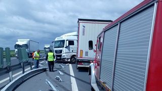 Şoferul unui TIR a adormit la volan. Accident teribil &icirc;ntre Lugoj şi Timişoara. Circulaţia &icirc;ngreunată