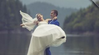 VIDEO | Cu c&acirc;t au prejudiciat statul mirii care nu au cerut factura fotografului