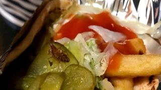 Scandalos! Șaorma cu g&acirc;ndaci, &icirc;n meniul din Complexul Studențesc din Timișoara! 