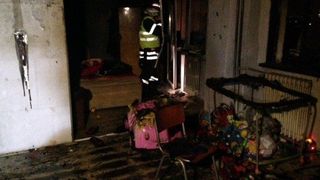 Explozie urmată de incendiu, &icirc;ntr-un apartament din Timişoara. O femeie a fost rănită