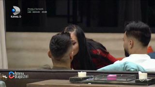 Scene incendiare la Puterea Dragostei. Bianca a făcut striptease și l-a sărutat pe Mocanu! Ana a privit &icirc;nmărmurită totul