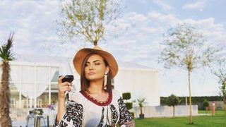 Cea mai frumoasă cântăreață de muzică populară face casting pentru bărbați! Uite cât de sexy e Irina Maria Birou