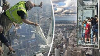 VIDEO | Români, pe pasarela crăpată la 412 metri