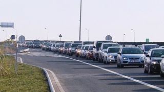 Minivacanţa de Rusalii. Lucrările de reparaţii, suspendate pe Autostrada Sorelui. Şoferii nu au scăpat de aglomeraţie