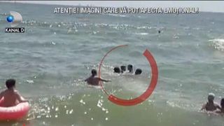 VIDEO | 40 de turiști au fost salvați din mare