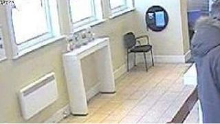 Un bărbat a primit 14 luni de &icirc;nchisoare pentru comiterea unui jaf cu o banană pe post de armă