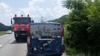 Accident de proporții în Caraș Severin. 13 persoane implicate