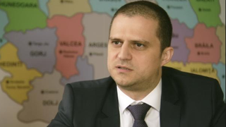 Turist cazat într-o cameră neterminată