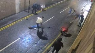 Snopiți în bătaie la petrecerea de logodnă