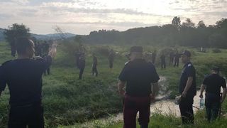 Acţiune de căutare extinsă a copilului luat de viitură la S&acirc;ngeru - participă peste 400 de pompieri