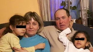 VIDEO | Petitii online de sustinere a Sorinei, fetita de 8 ani bruscata de procuror. Cazul ei a declansat un val de anchete si proteste